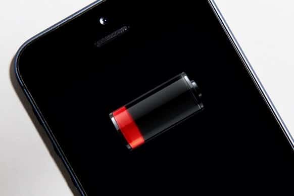 iphone mostrando icone de bateria descarregado